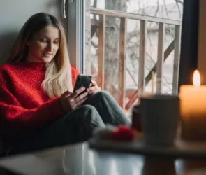 9 Website Designs that Embrace Valentine’s Day [Examples]